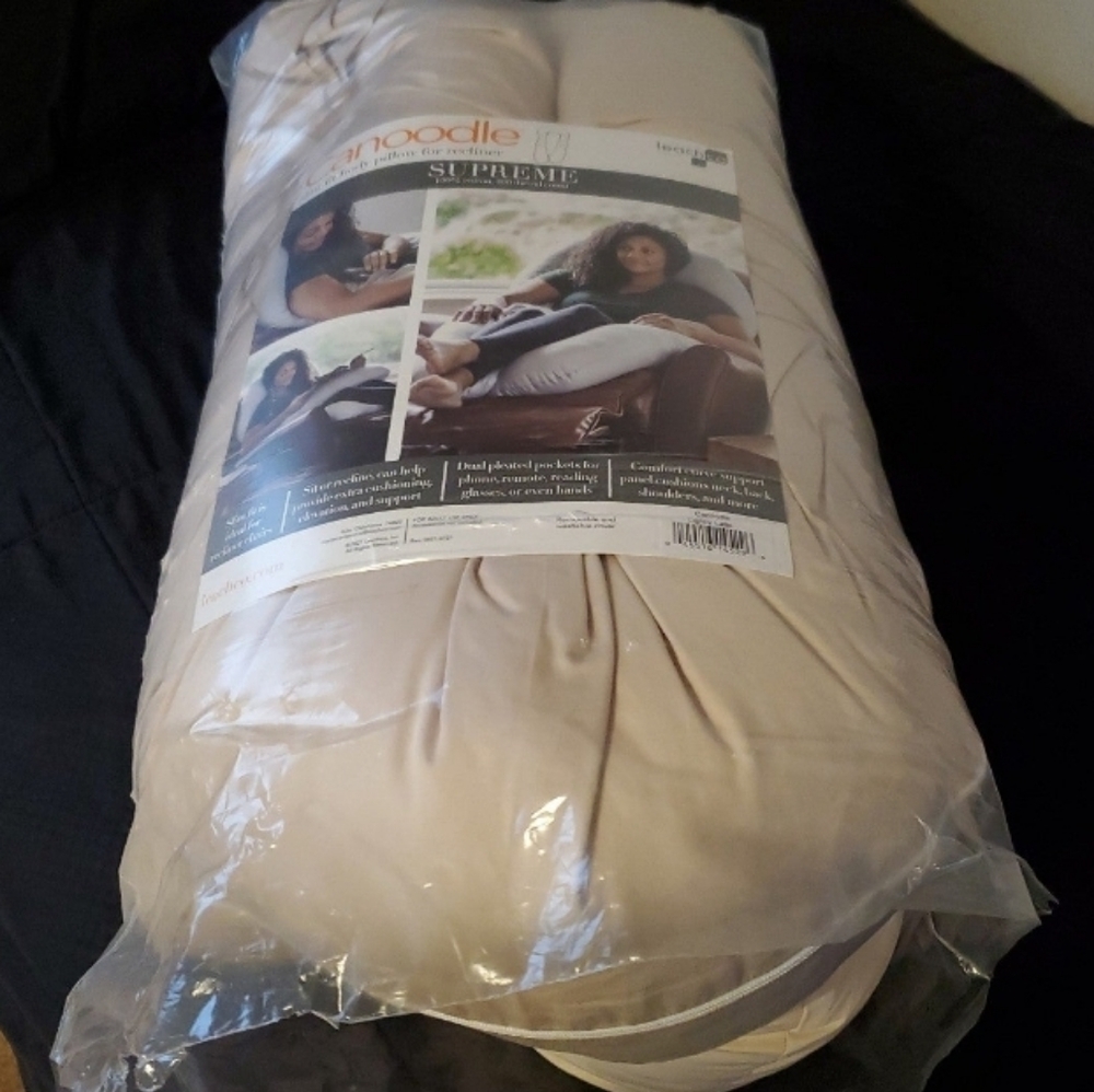 LEACHCO Snoodle Pillow/NEW - Picture 4 of 16